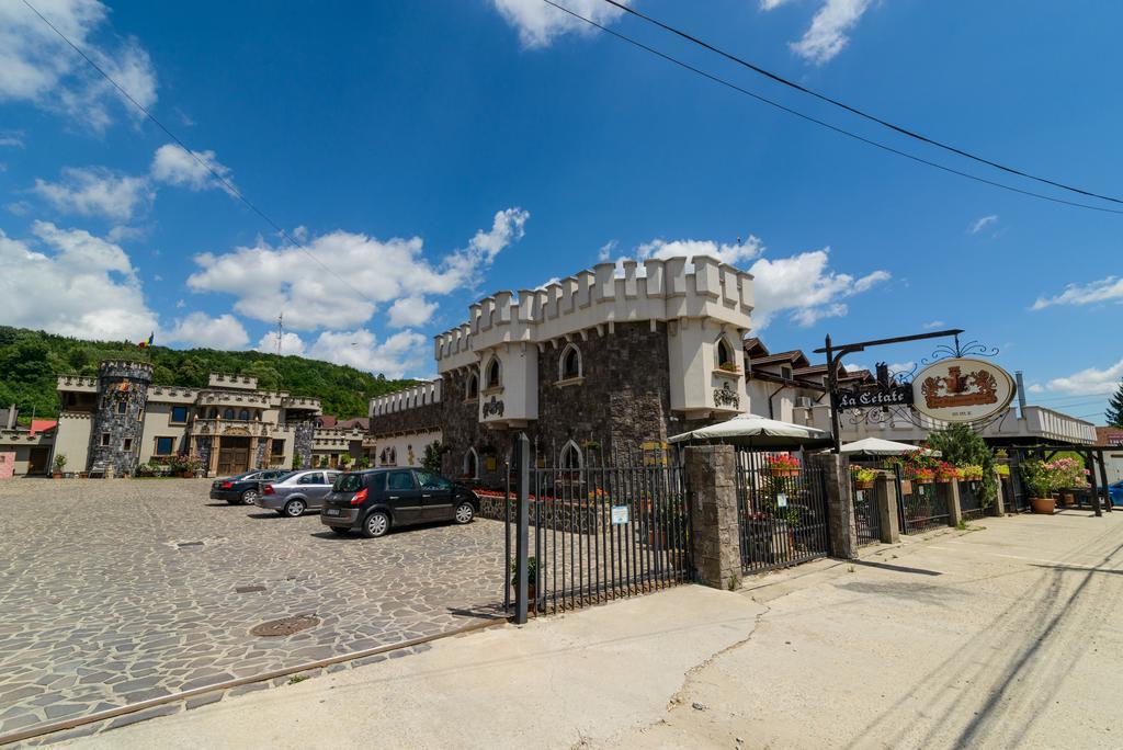 Hotel Lacetate Pitesti Exterior photo